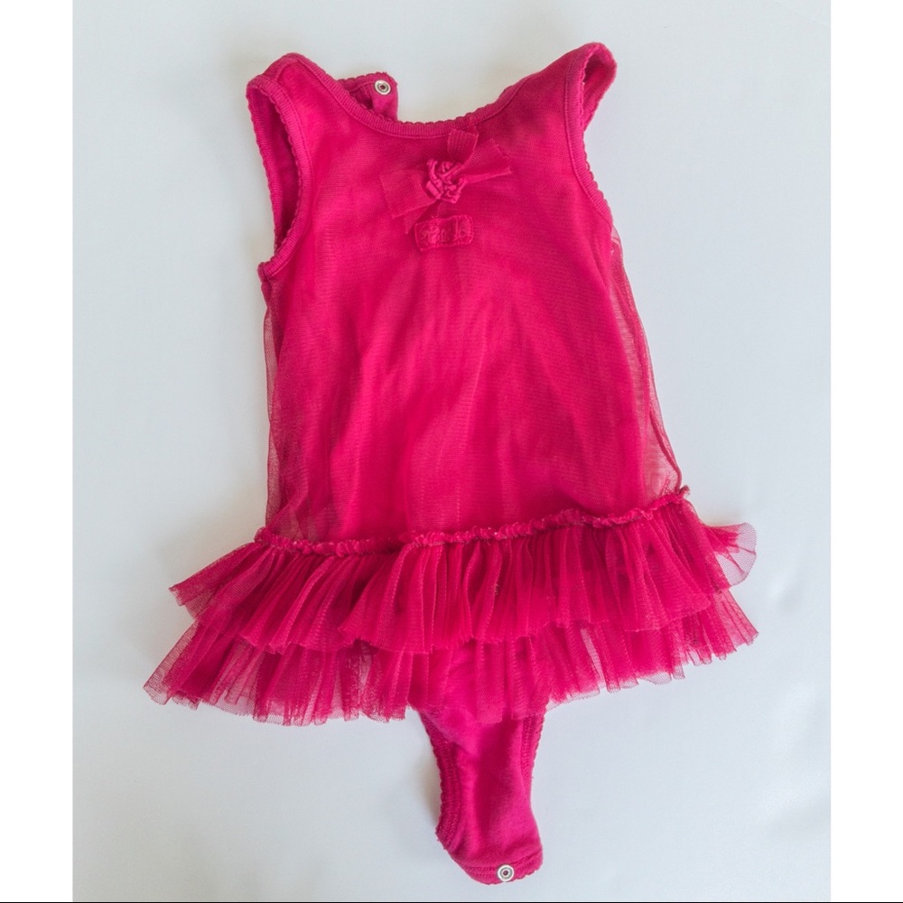 Taille Size3 months Fuscia bodysuit